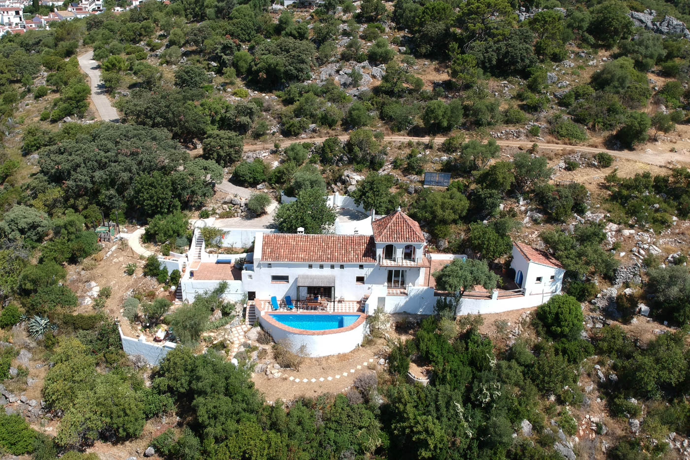 Excelent location with views and walking distance to village